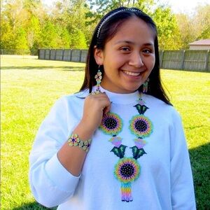 3 flowers  Long necklace beaded handmade